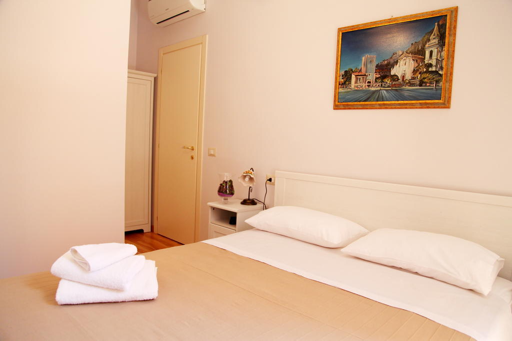 Bed & Breakfast Duomo Di Taormina Room photo